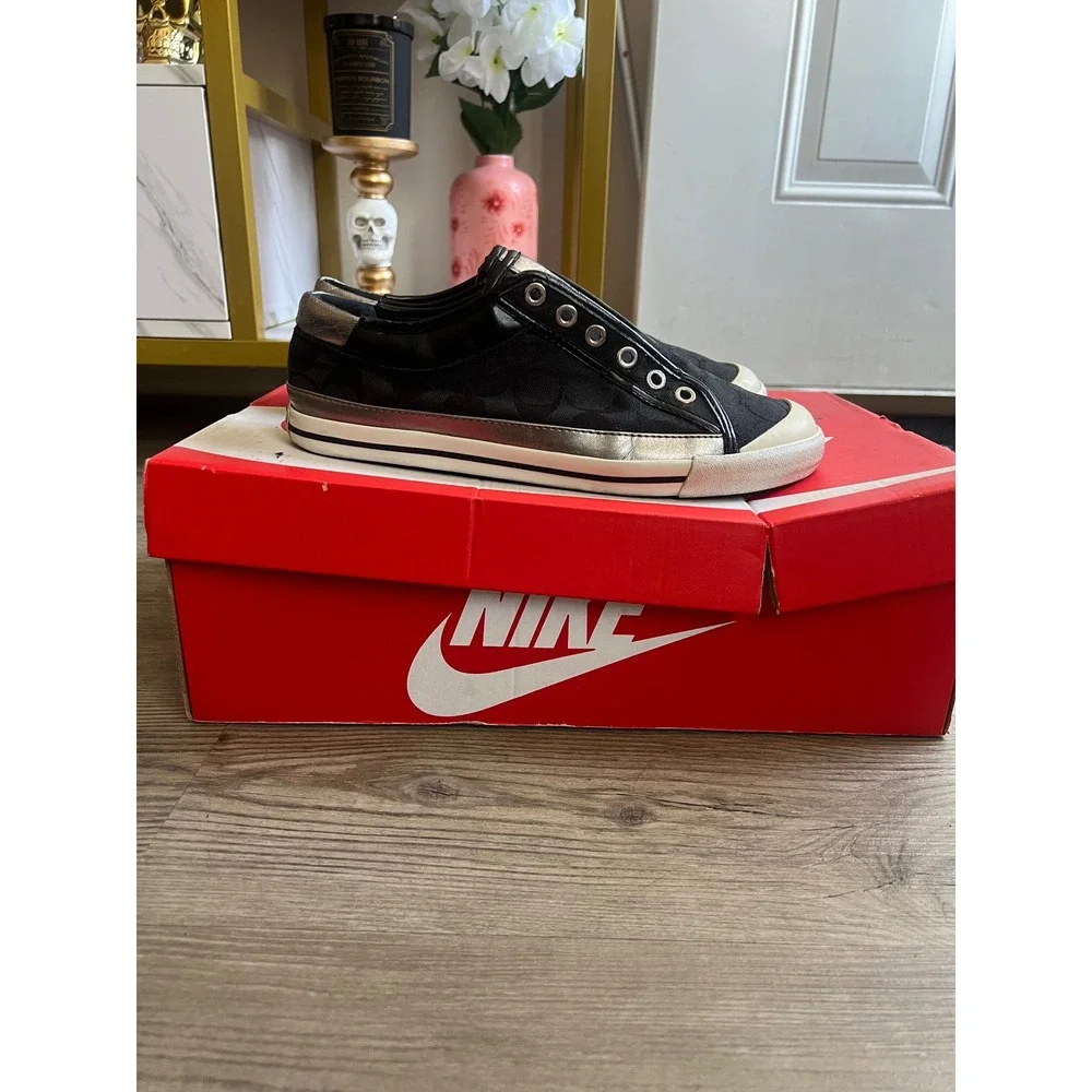 Coach Felix Women Black and Silver Slip On Signature C Logo Size 9 A5010